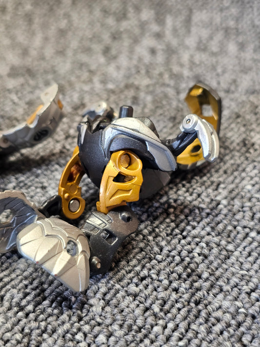 Season 4: Bakugold Darkus Betakor (Radizen & Roxtor)