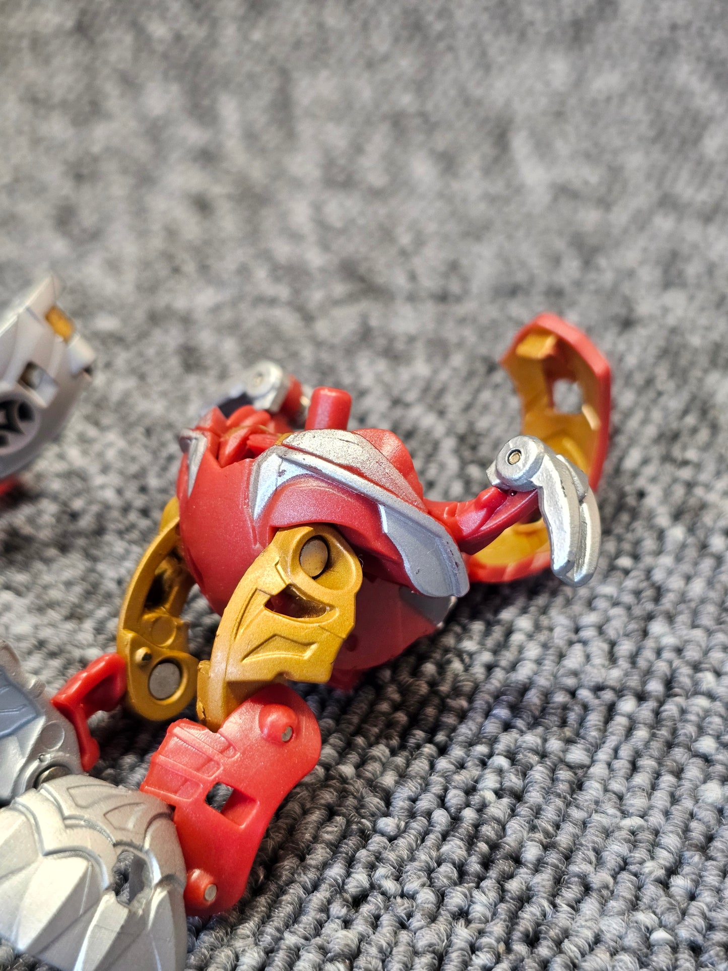 Season 4: Bukugold Pyrus Betakor (Radizen & Roxtor)